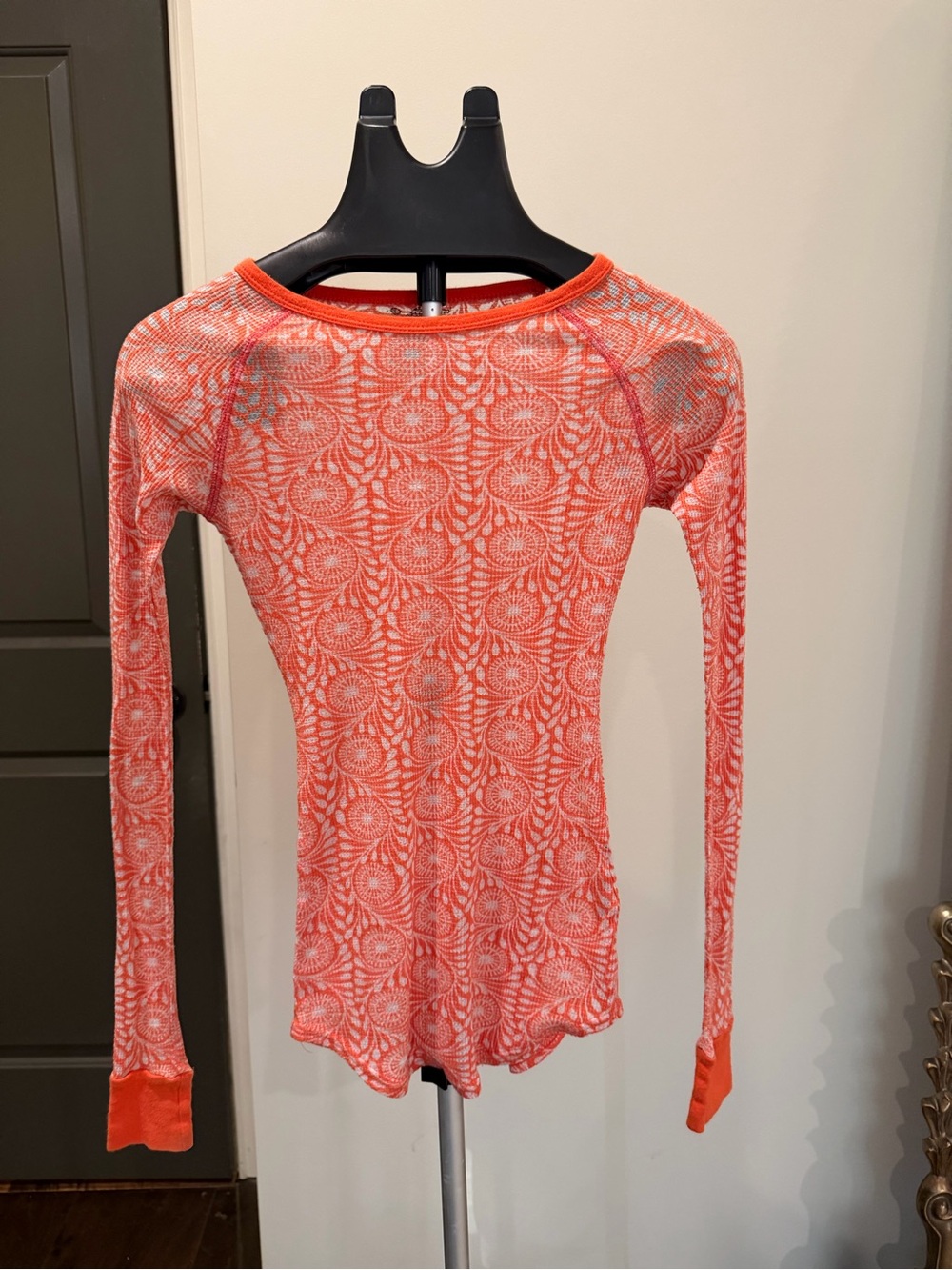 Free People Beach Orange Paisley Print Long Sleeve Top Size Small